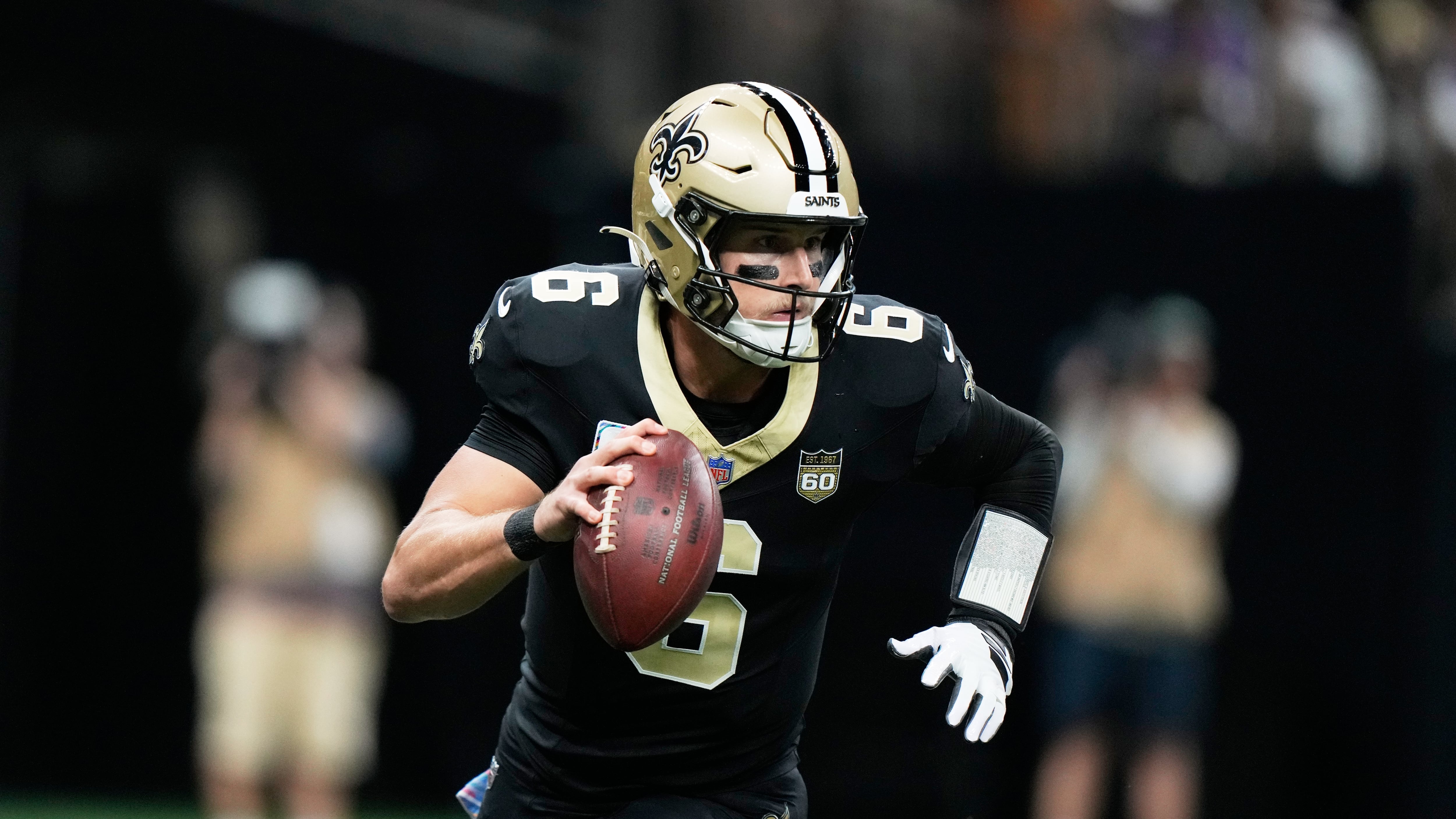Saints face old friend Winston and Giants in crucial test