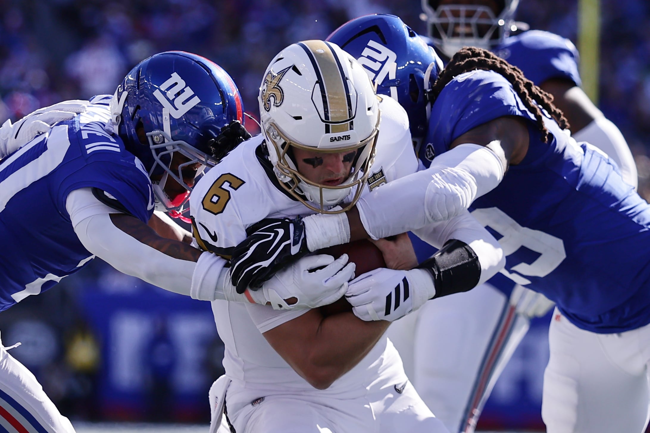 Saints end losing streak with 34-27 victory over Giants