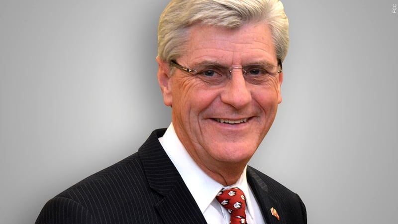 Gov. Phil Bryant directed $1.1 million welfare payment to Brett Favre, defendant says